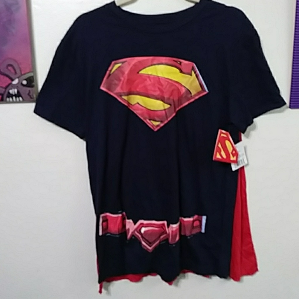 D.C Superman tshirt w Velcro cape medium